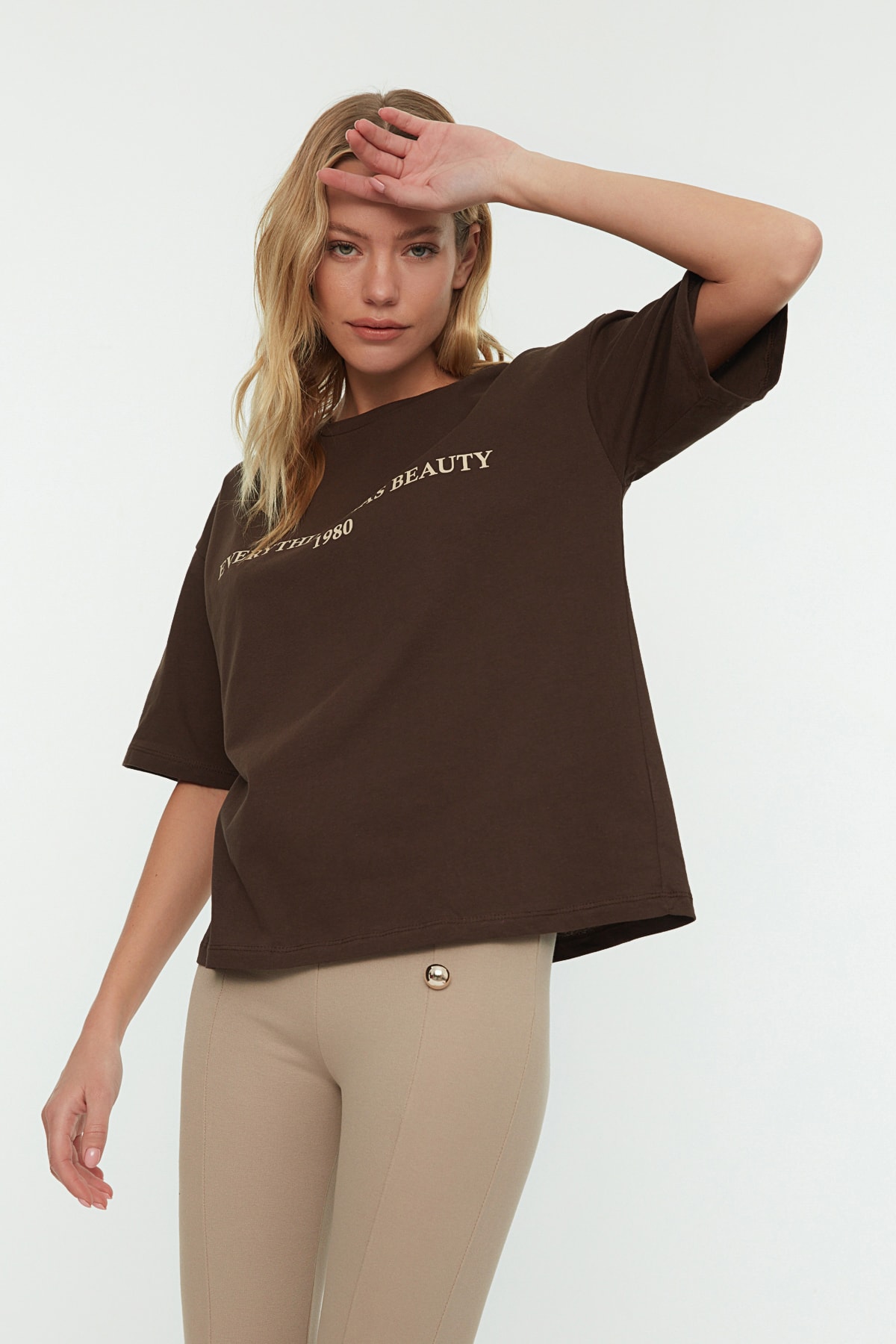 Kahverengi %100 Pamuk Slogan Baskılı Relaxed/Geniş Rahat Kesim Örme T-Shirt TWOSS19GH0034