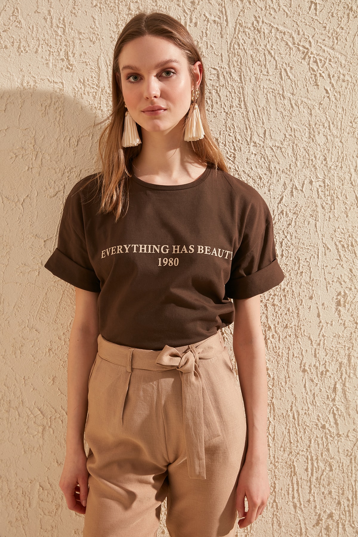 Kahverengi %100 Pamuk Slogan Baskılı Relaxed/Geniş Rahat Kesim Örme T-Shirt TWOSS19GH0034