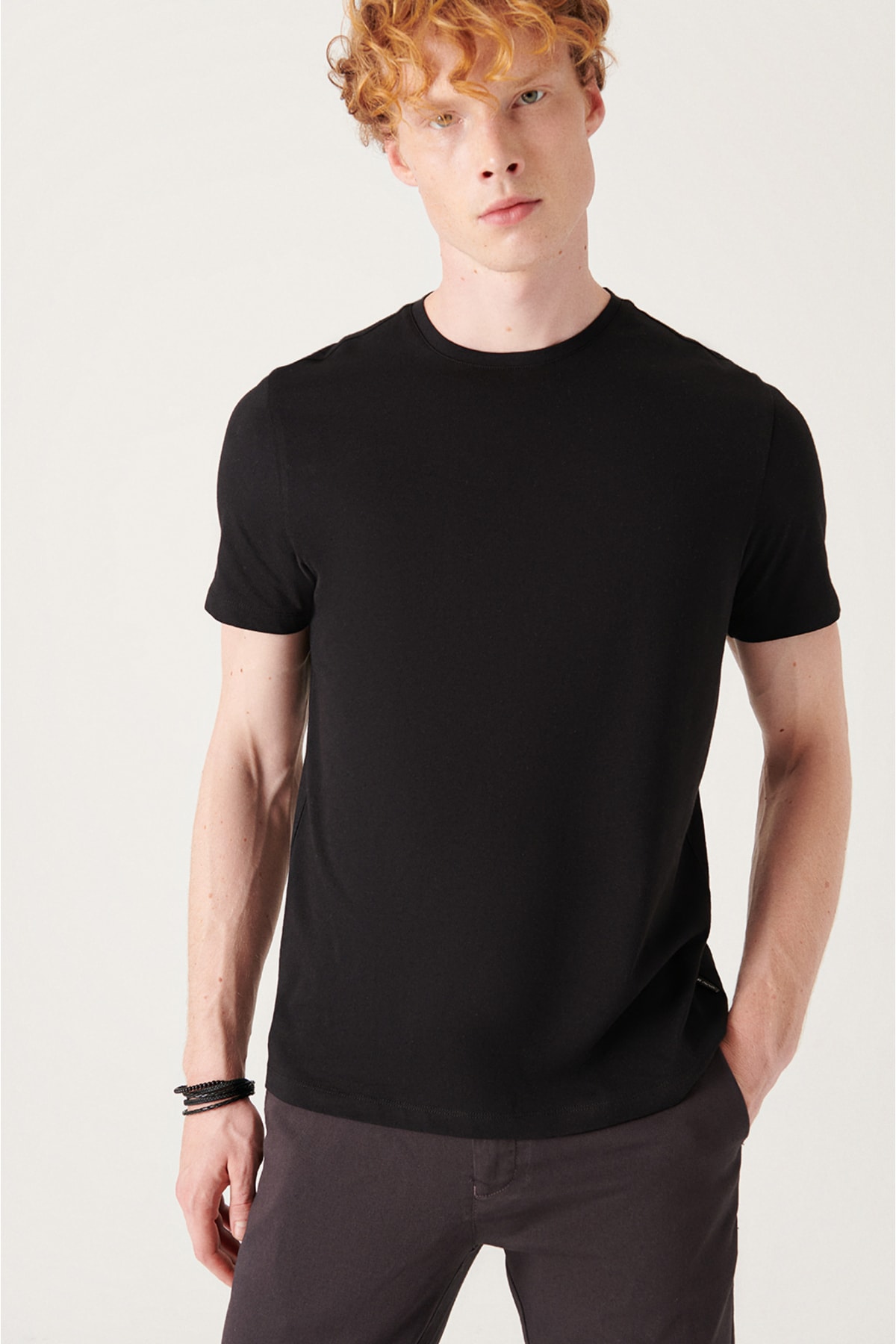 Siyah Bisiklet Yaka %100 Pamuk Basic T-Shirt E001000