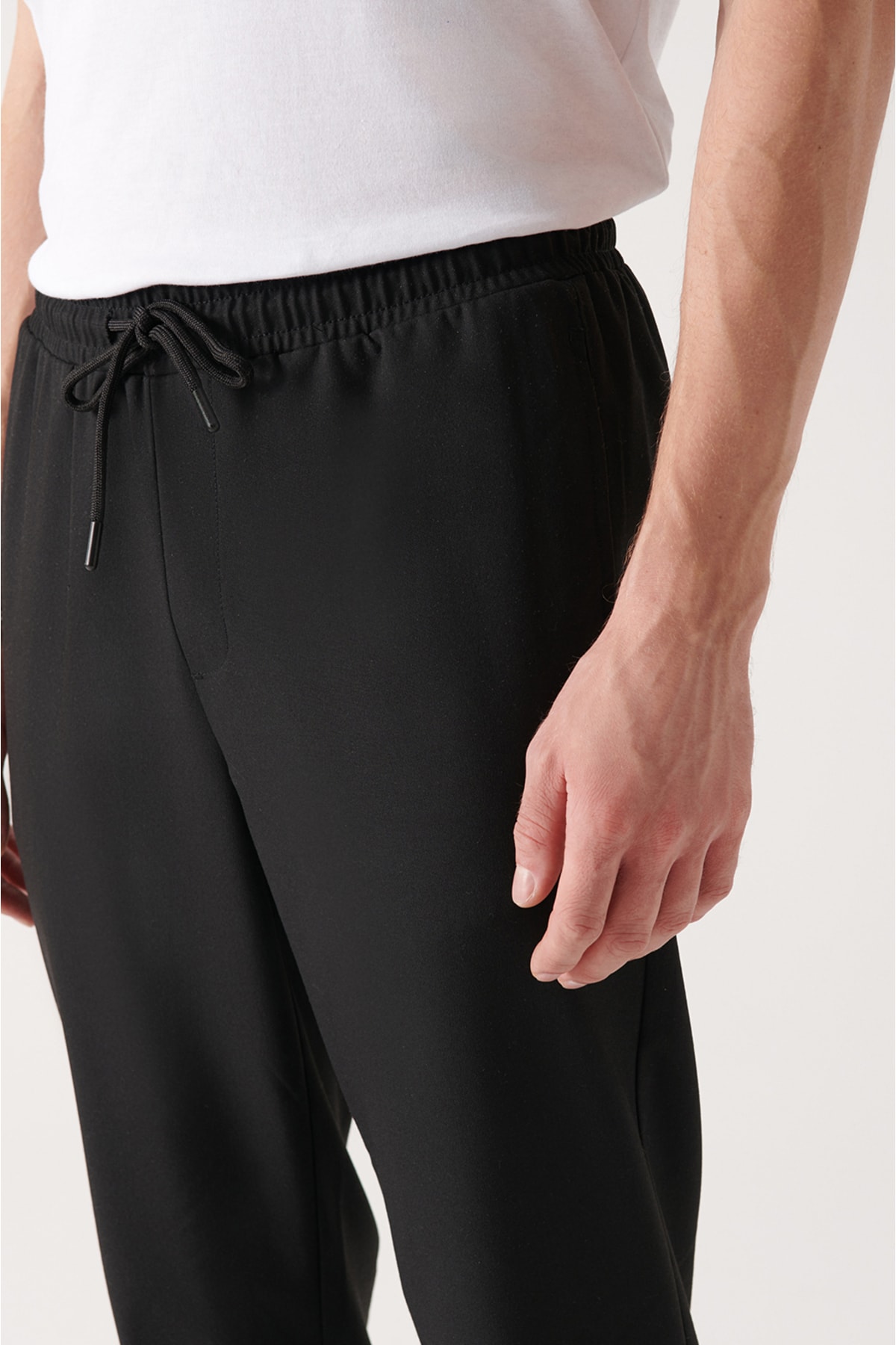 Siyah Basic Relaxed Fit Jogger Pantolon E003000